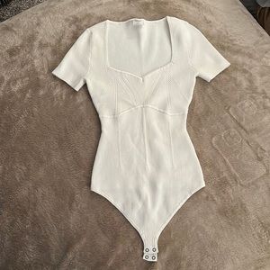 Abercrombie & Fitch White sweet heart Ribbed Short Sleeve Bodysuit